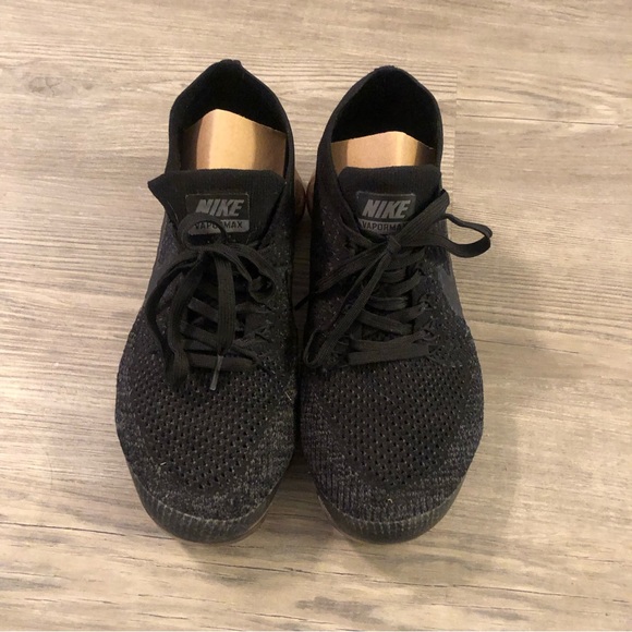 Nike VaporMax - Picture 2 of 3
